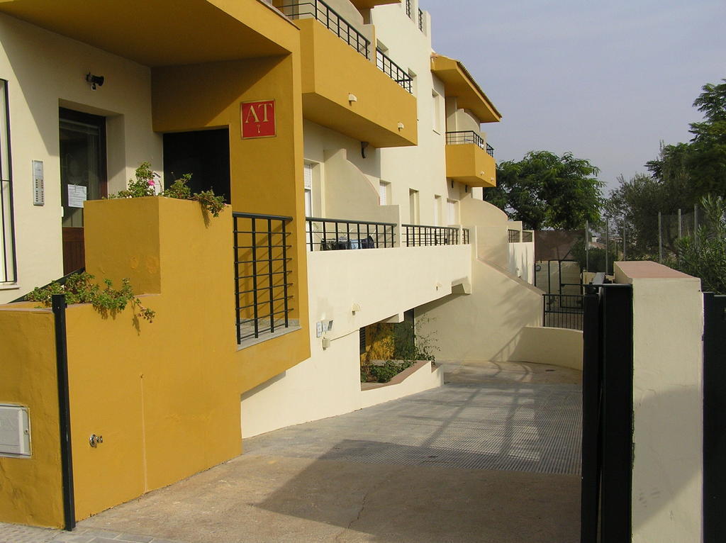 Apartamentos Turisticos Los Girasoles Espartinas Exterior photo